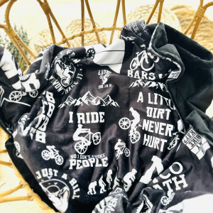 Couverture - Vélo de montagne dos minky noir 24h